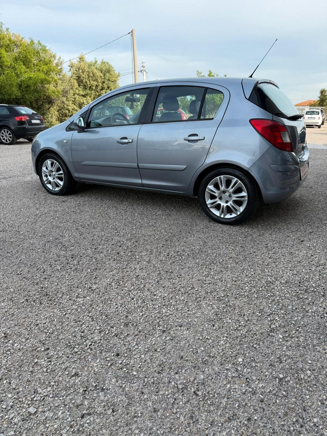 Opel Corsa GPL - GARANZIA - NEOPATENTATI