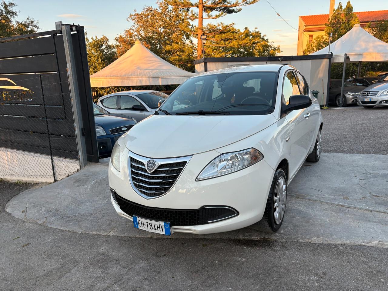 Lancia Ypsilon 1.2 69 CV 5 porte Silver