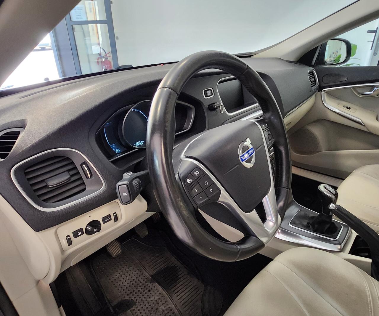 Volvo V40 D4 Geartronic R-design Kinetic