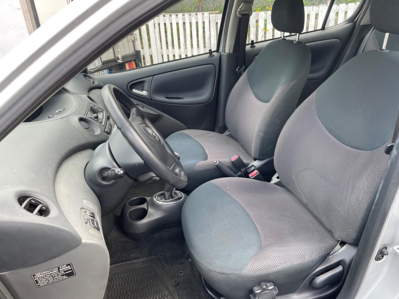 Toyota Yaris 1.4 tdi D-4D cat 5 porte Sol