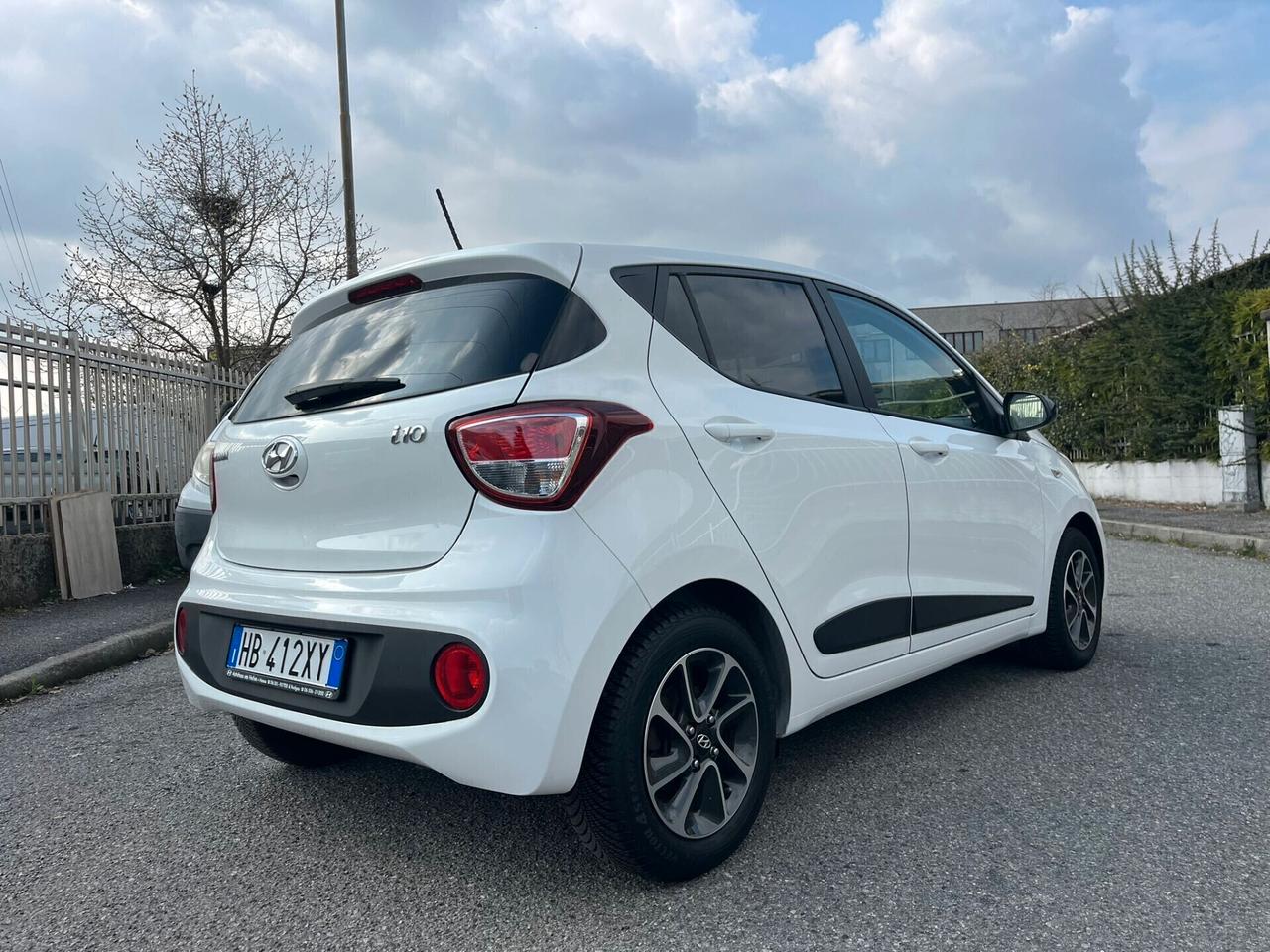 Hyundai i10 1.0 BENZ SOLO 20.000KM