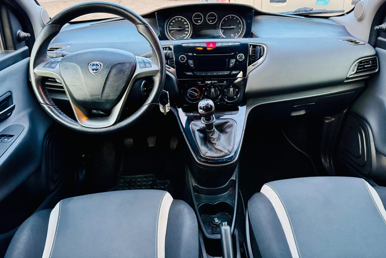 Lancia Ypsilon 1.2 69 CV 5 porte