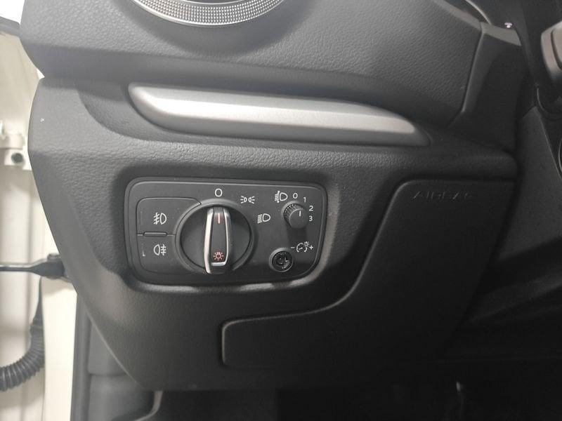 Audi A3 1.6 TDI CR S tronic Attraction S.Back LEGGI