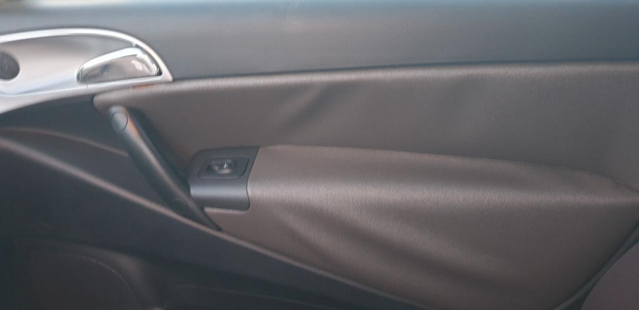 Lancia Ypsilon 1.4 Oro