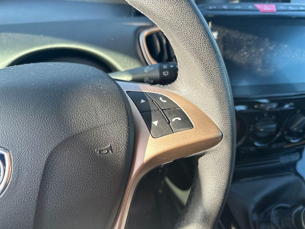 LANCIA Ypsilon 3ª serie - Ypsilon 1.0 FireFly 5 porte S&S Hybrid Ec