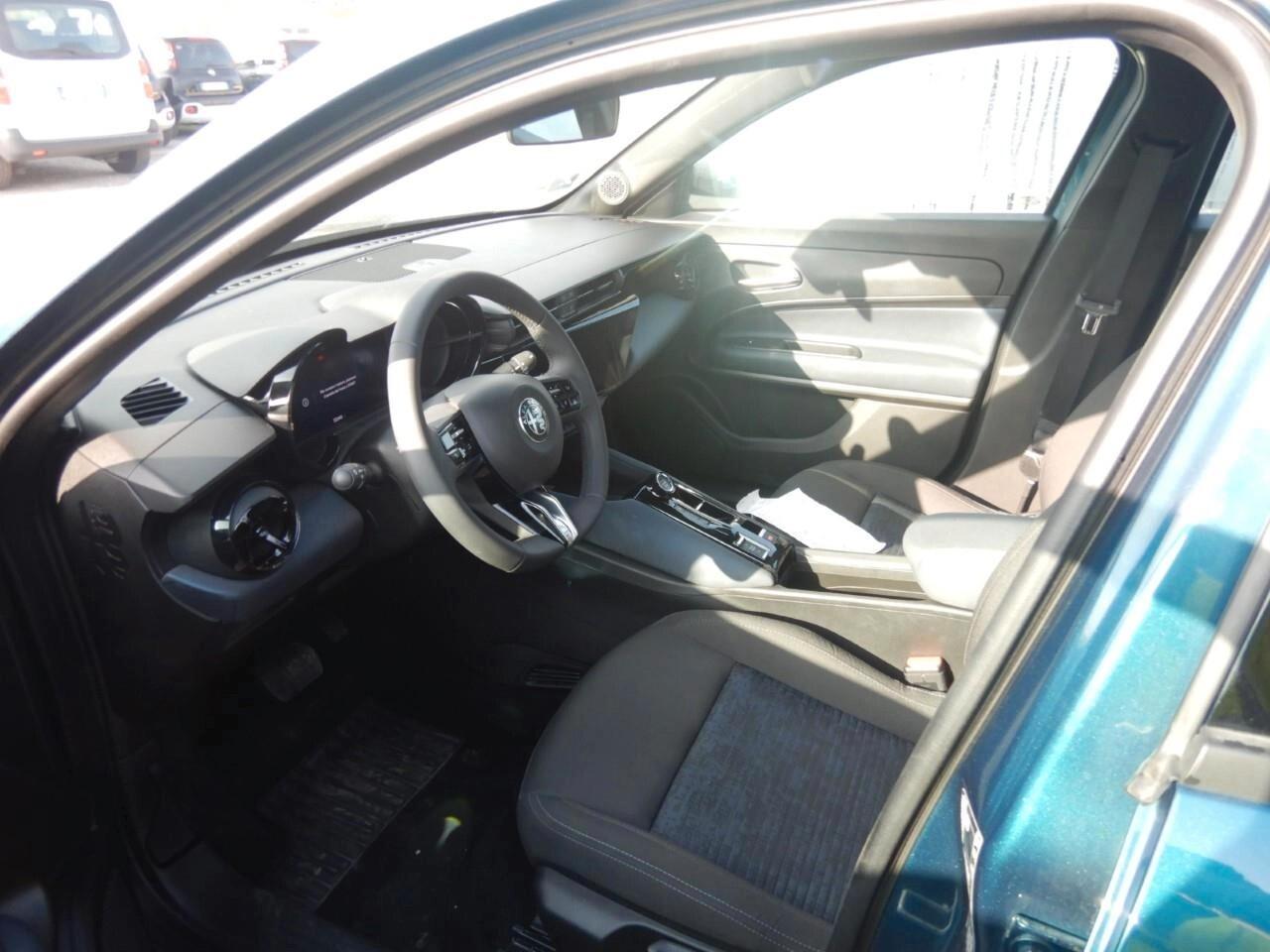 Alfa Romeo Junior 1.2 136 CV Hybrid eDCT6