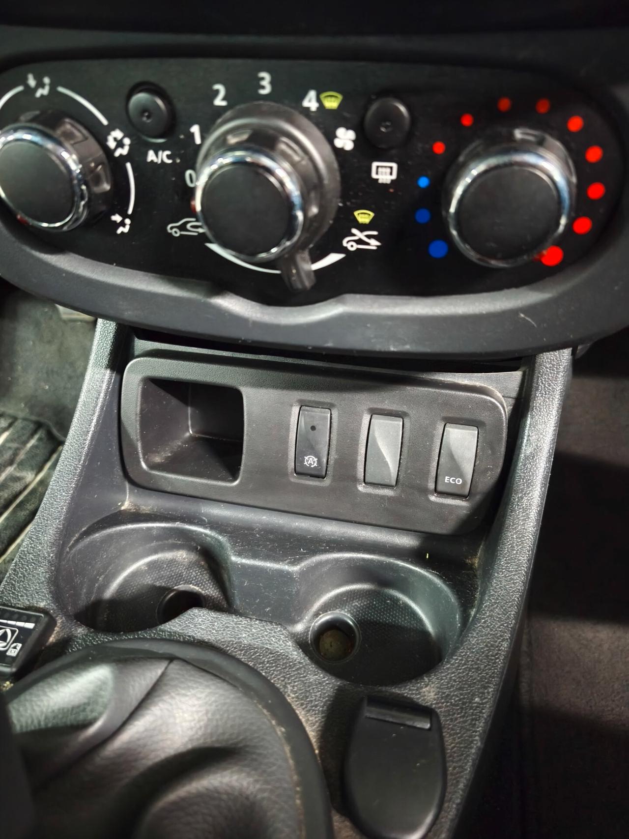 Dacia Duster 1.6,4x2 Serie Limitata Urban Explorer