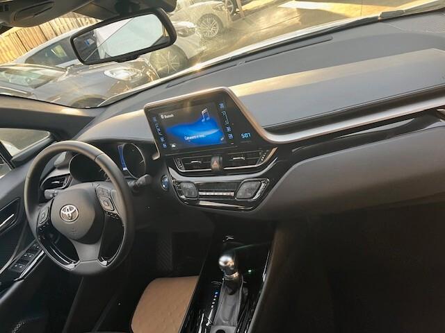 TOYOTA CH- R IBRIDA AUTOMATICA !