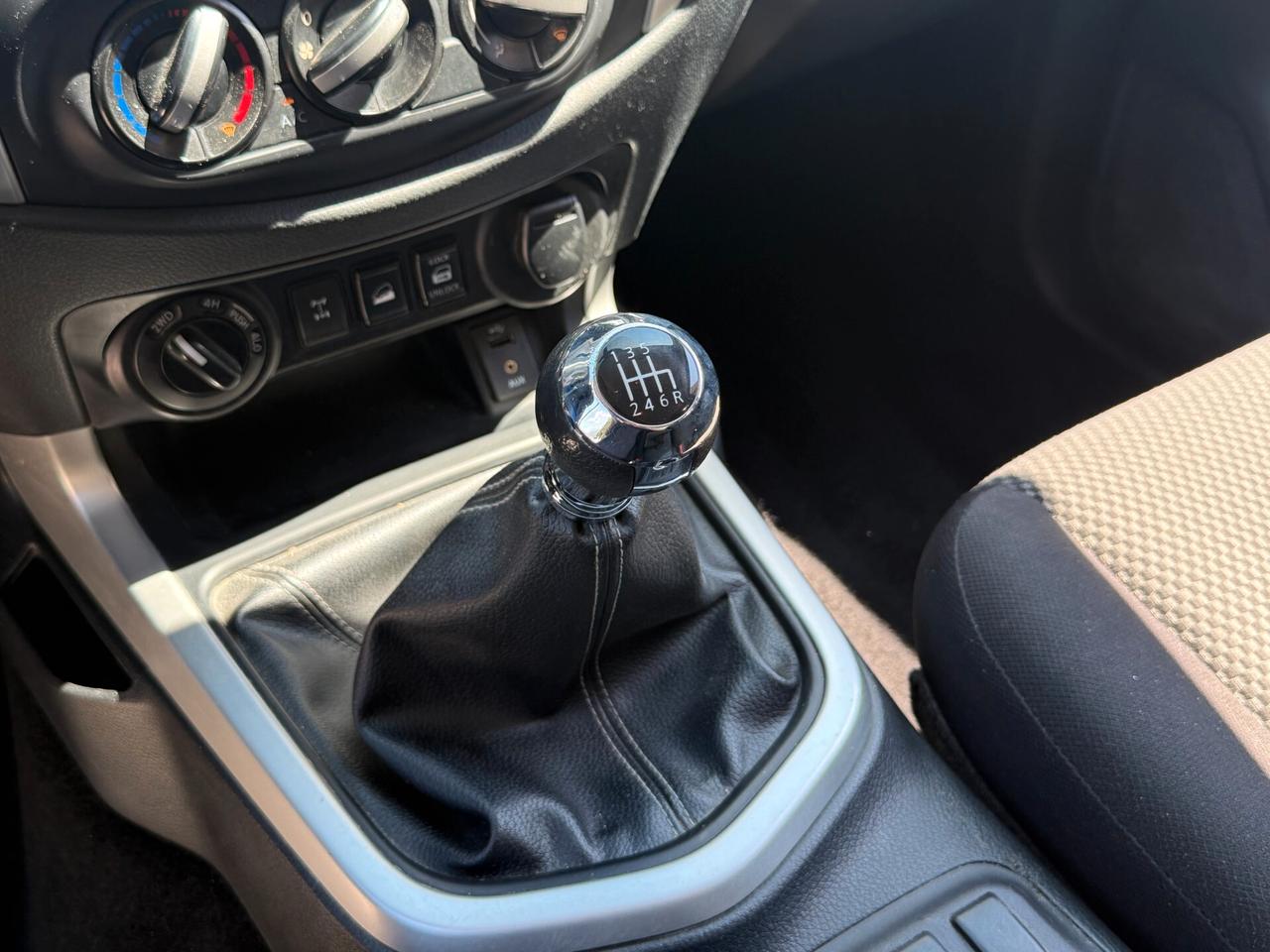 Nissan Navara 2.3 dCi 163cv 4WD Double Cab