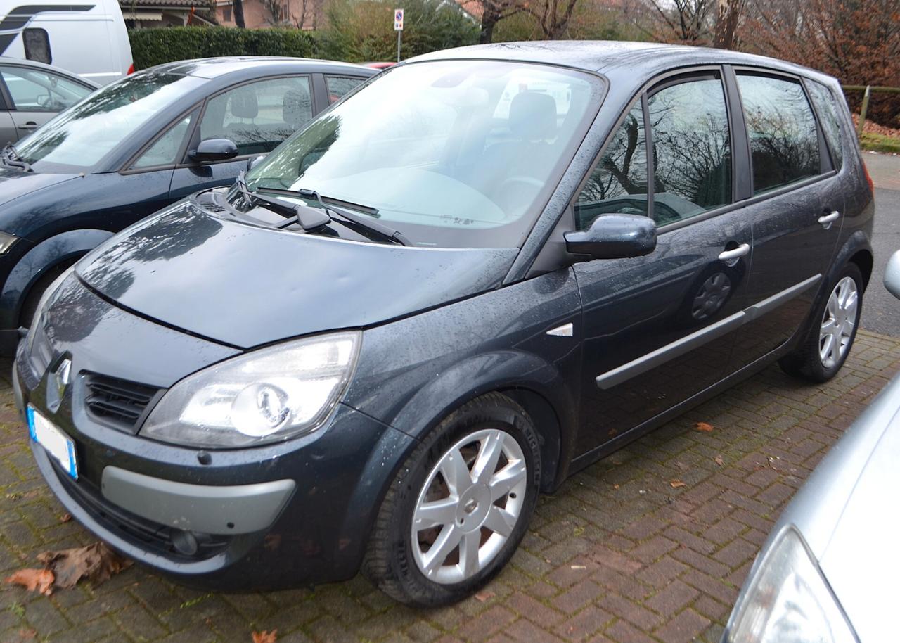 Renault Scenic Scénic 2.0 16V dCi Dynamique