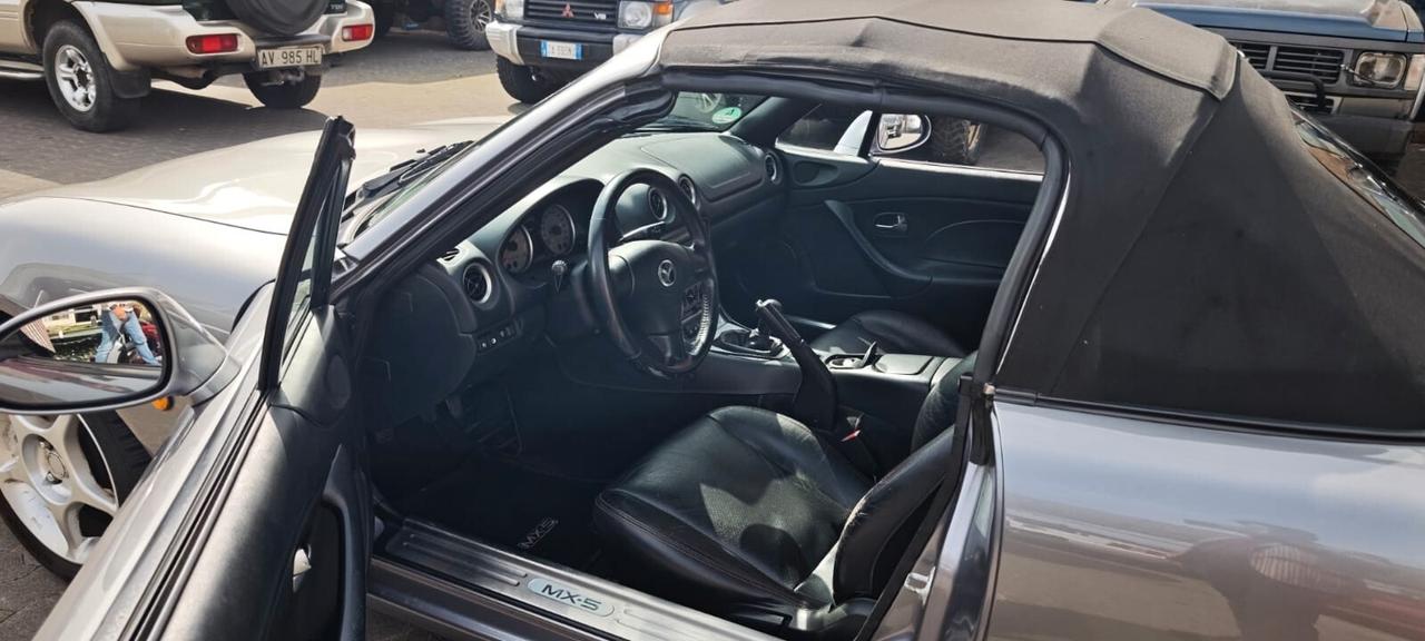 Mazda MX-5 1.6i 16V cat Rainbow