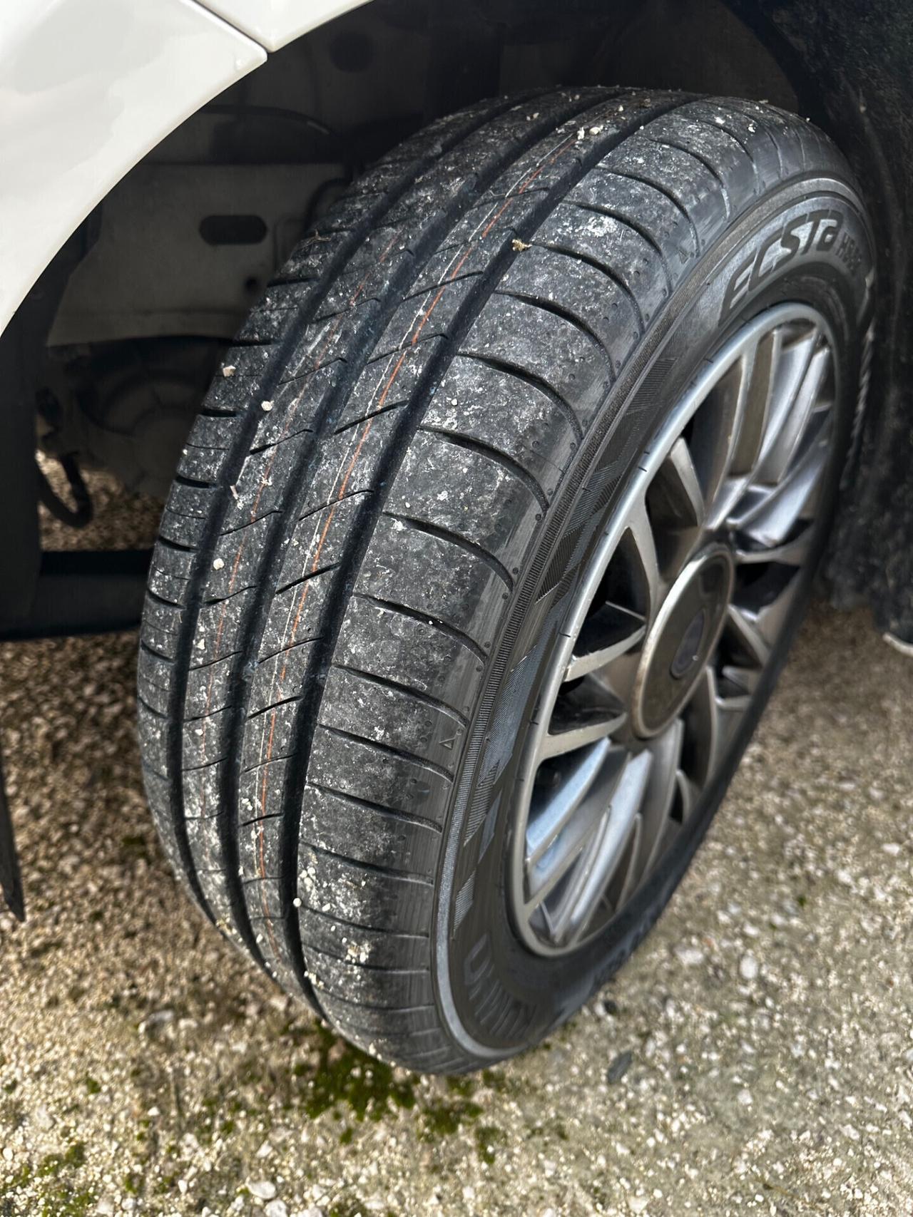 Lancia Ypsilon 1.0 FireFly 5 porte S&S Hybrid Platino Plus
