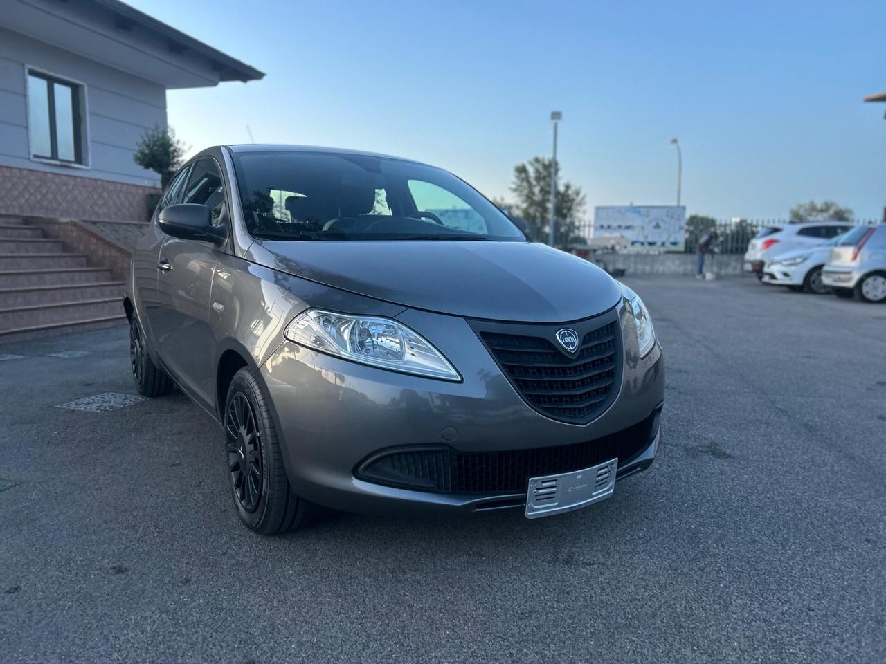 Lancia Ypsilon 1.3 MJT Elefantino Bianco Platinum