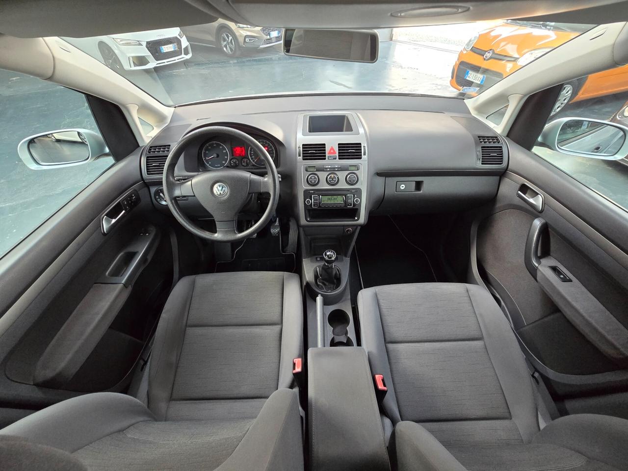 VOLKSWAGEN TOURAN 2.0 ECOFUEL HIGHLINE 7P