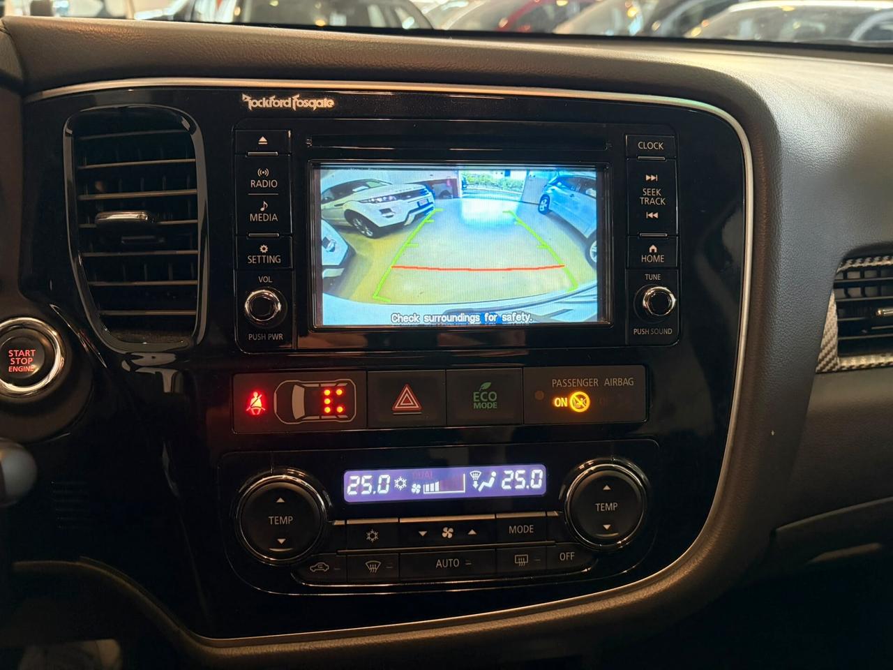 Mitsubishi Outlander 2.2 DI-D 4WD Instyle Plus SDA 7 posti