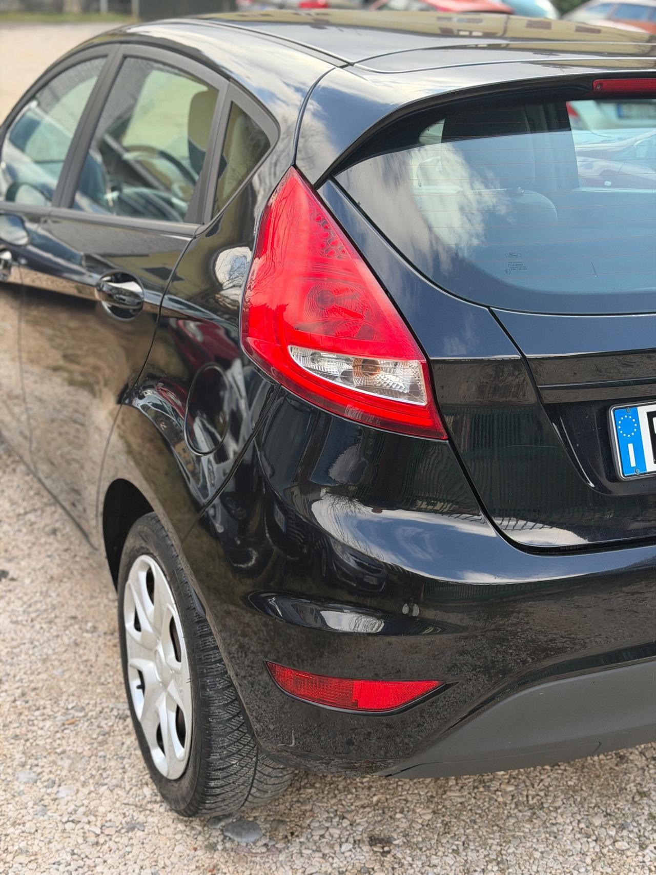 Ford FIESTA 1.2 82 CV 5P TITANIUM NEOPAT KMCERT GARANZ UNICOPR