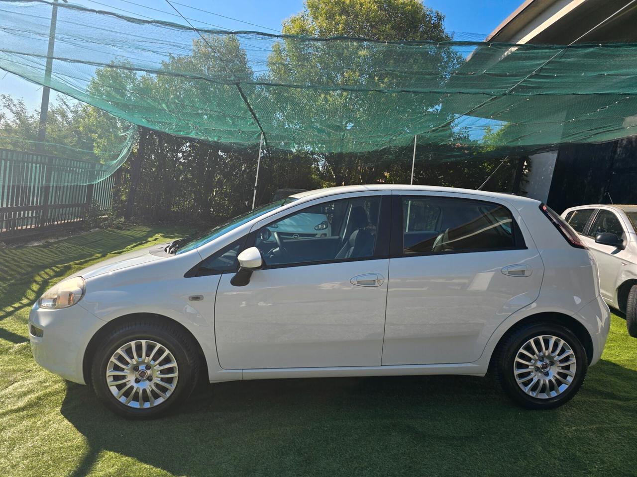 Fiat Punto 1.4BENZ 77CV NEOP 42000KM-2014