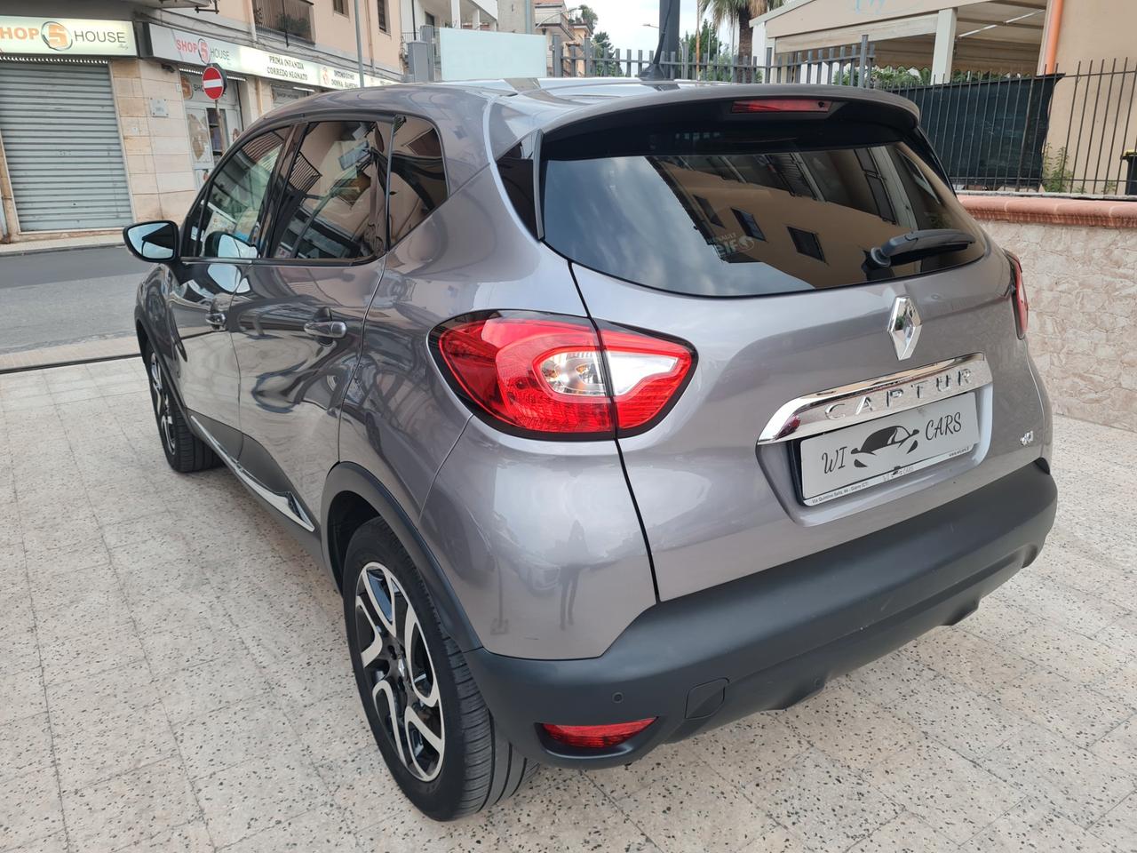 Renault Captur 1.5 DCI 90 CV EDC INTENS r-line