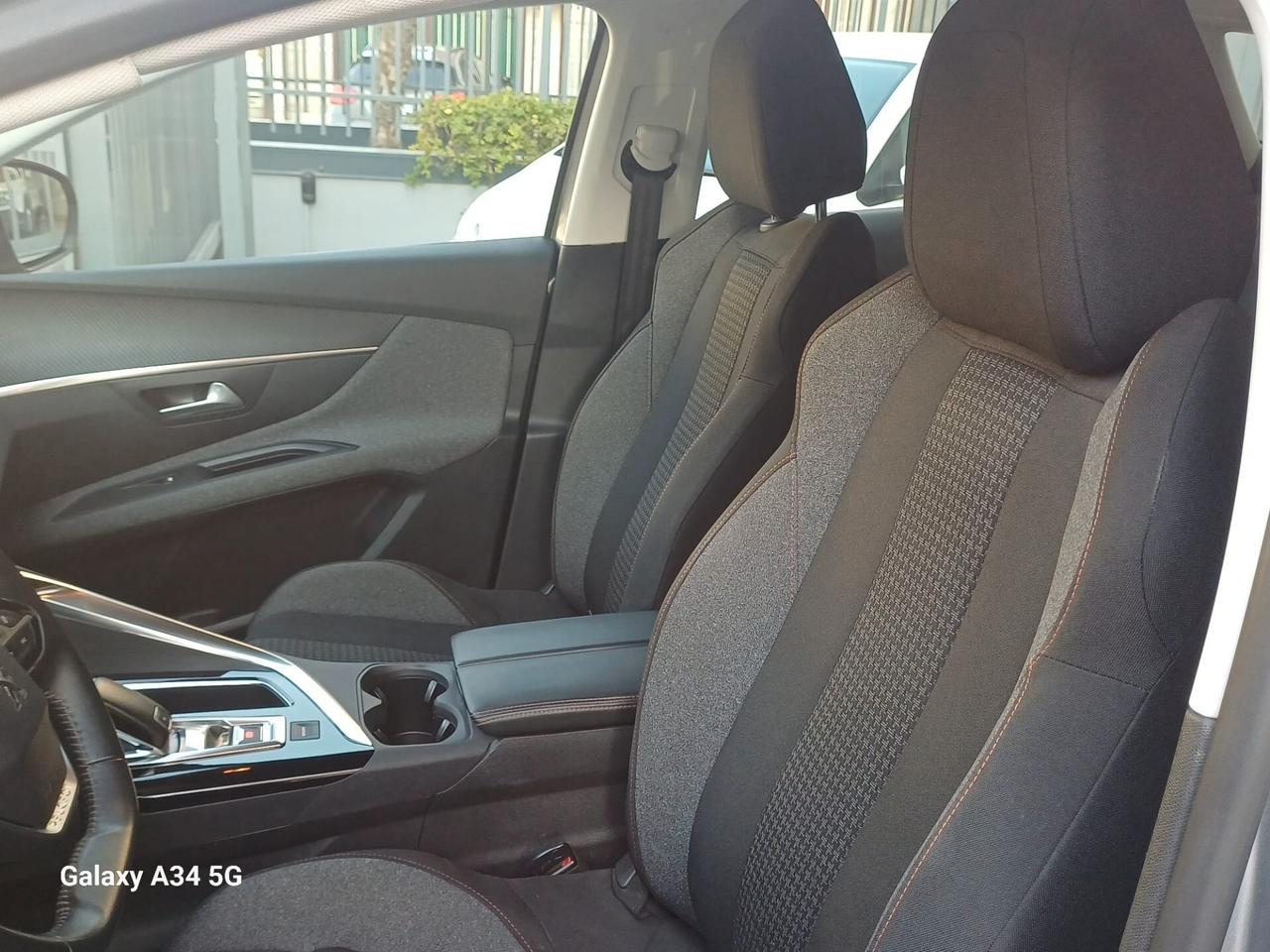 Peugeot 3008 BlueHDi 130 S&S EAT8 Allure
