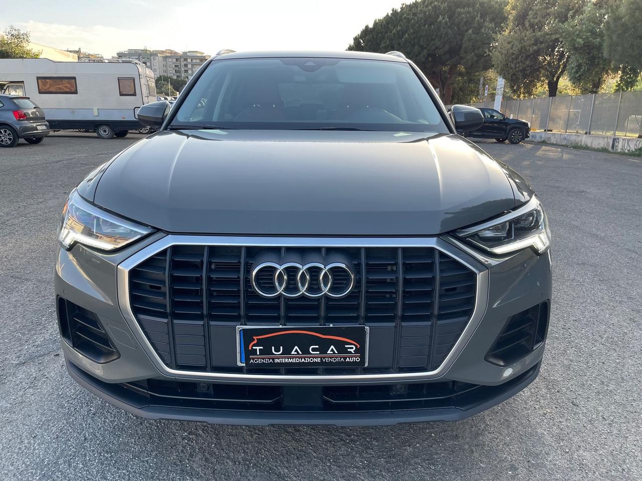 Audi Q3 2.0 35 TDI Business #10639