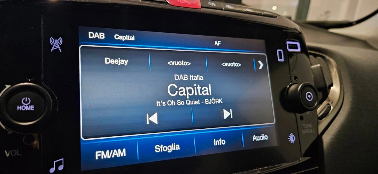 Lancia Ypsilon 1.0 HYBRID 5 porte Posti Gold