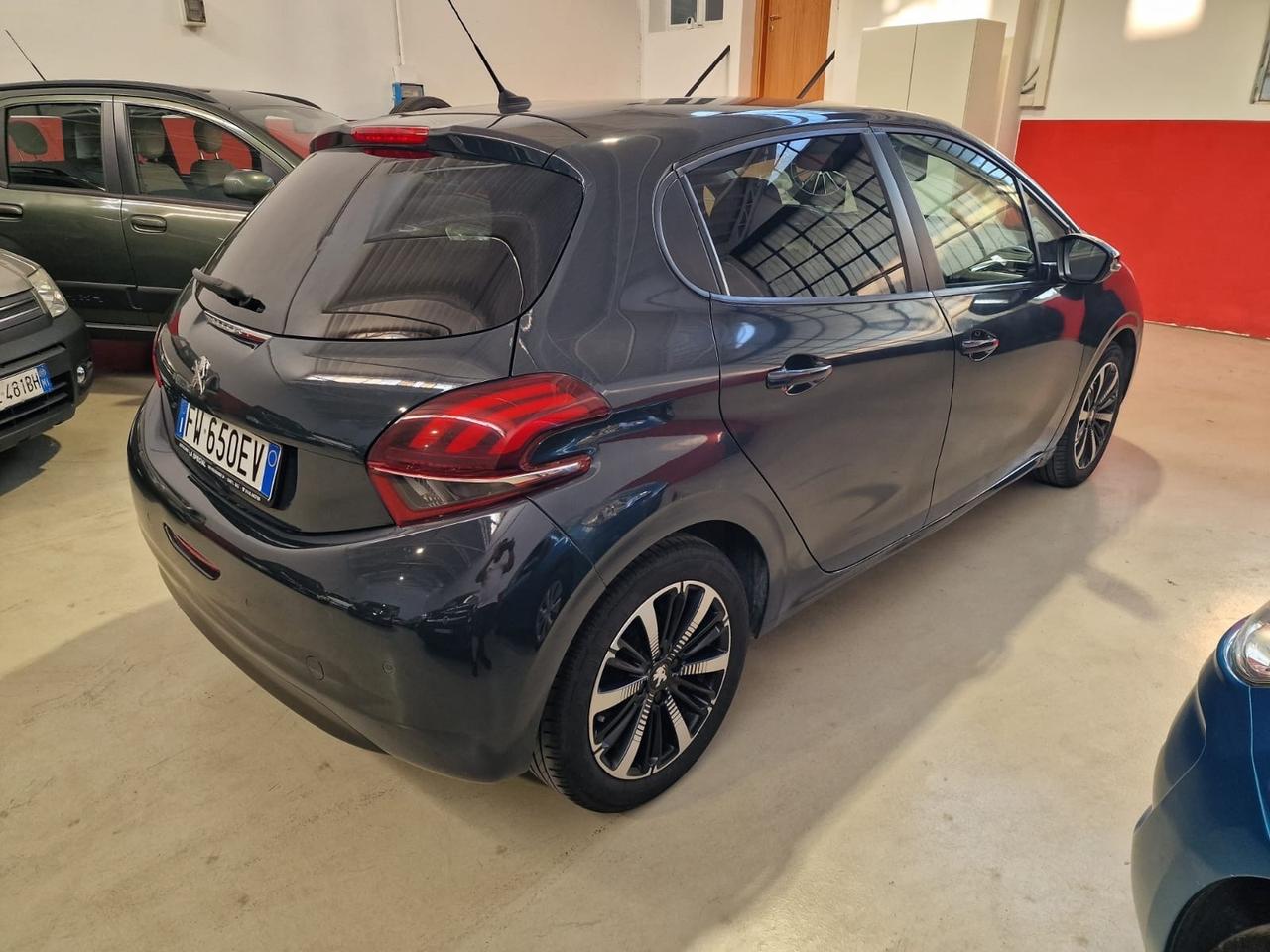 Peugeot 208 PureTech 82 Stop&Start 5 porte Signature