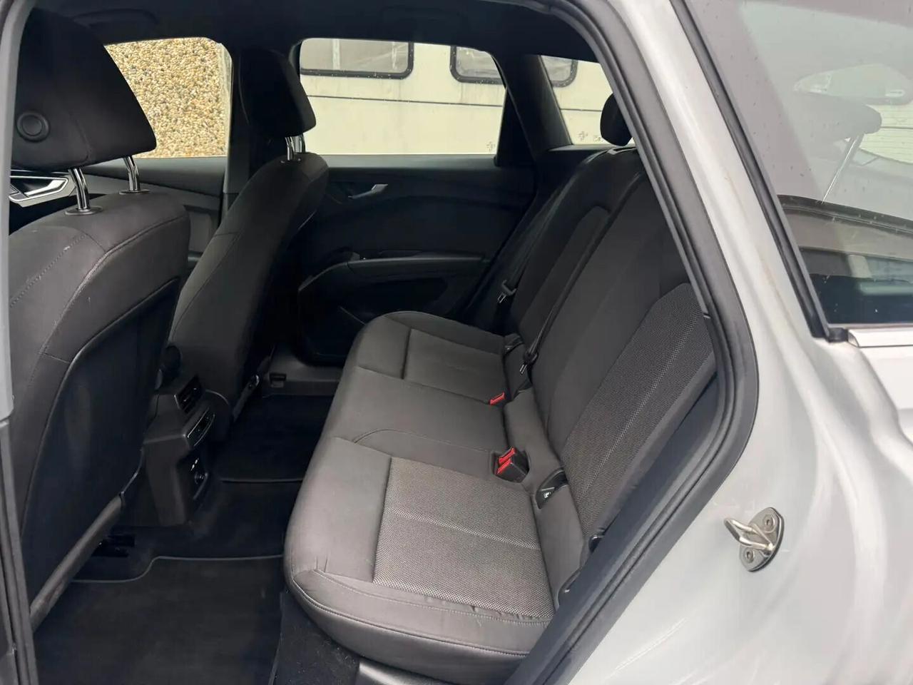 Audi Q4 40 e-tron Business