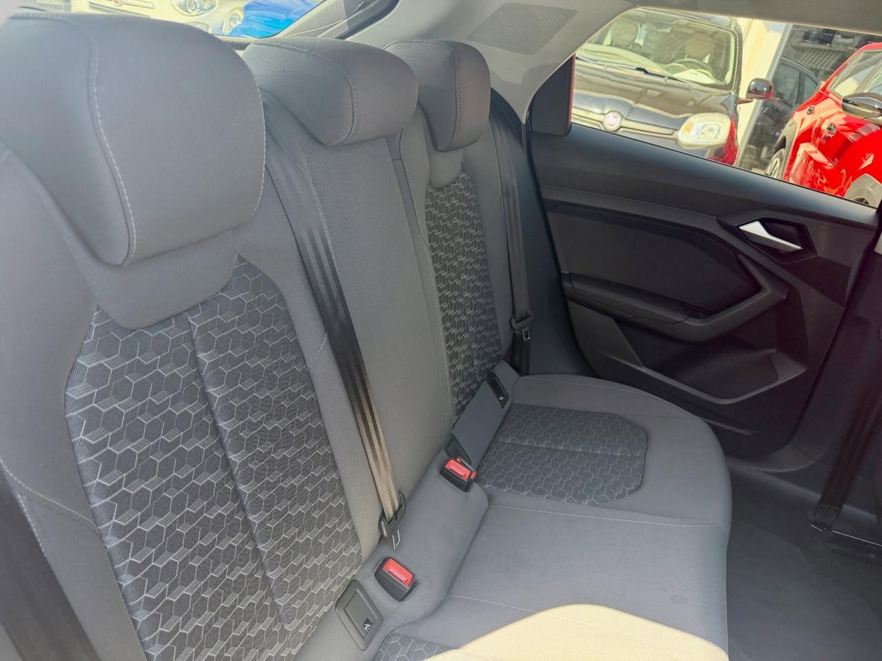 AUDI A1 30 TFSI SPB BLACK-LINE S-TRONIC