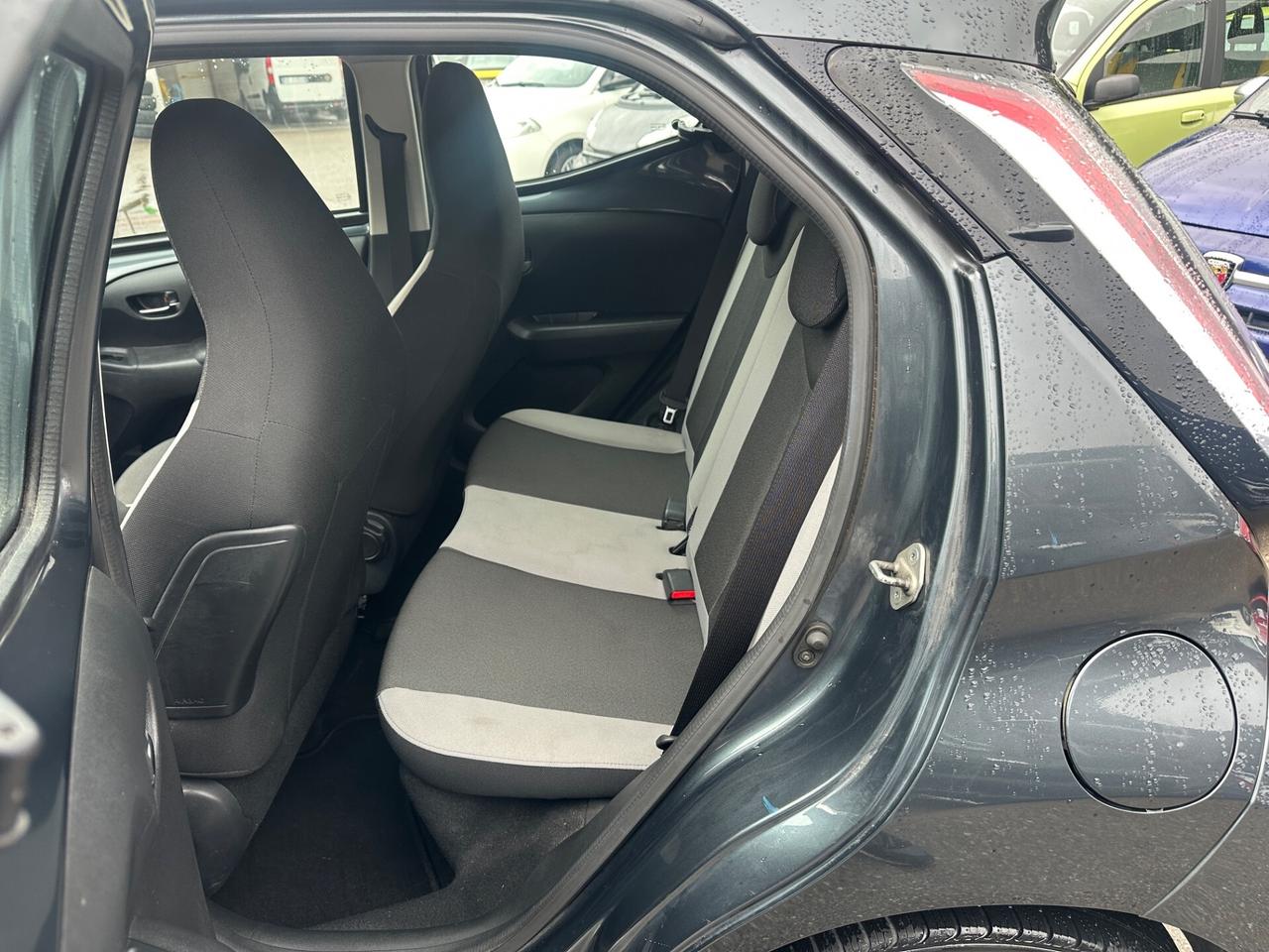 Toyota Aygo 1.0 VVT-i 69 CV 5 porte AUTOMATICA