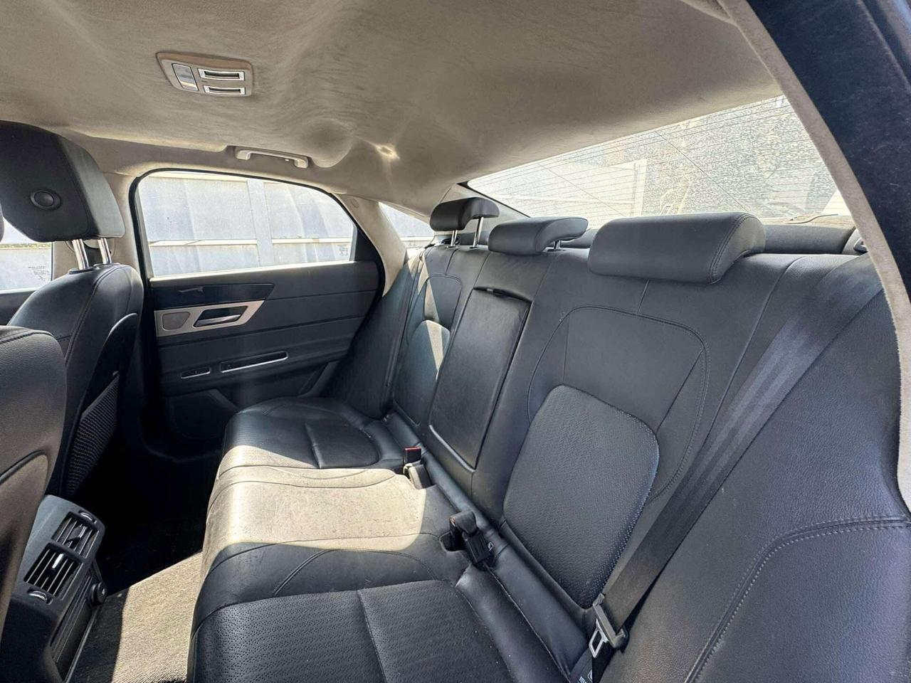 Jaguar XF 2.0 D 180 CV Prestige-2019