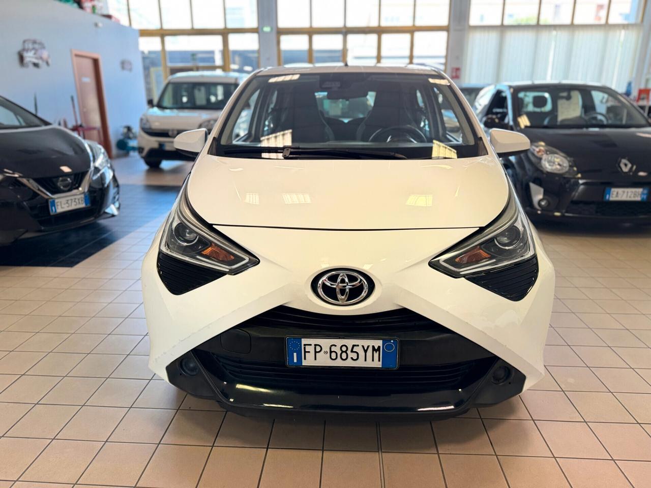 Toyota Aygo 1.0 VVT-i 72 CV 5 porte x-cite