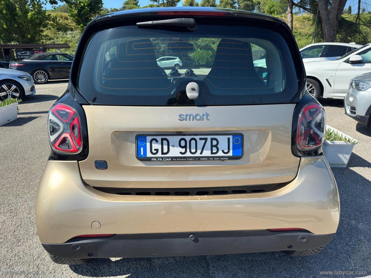 SMART fortwo EQ Parisblue