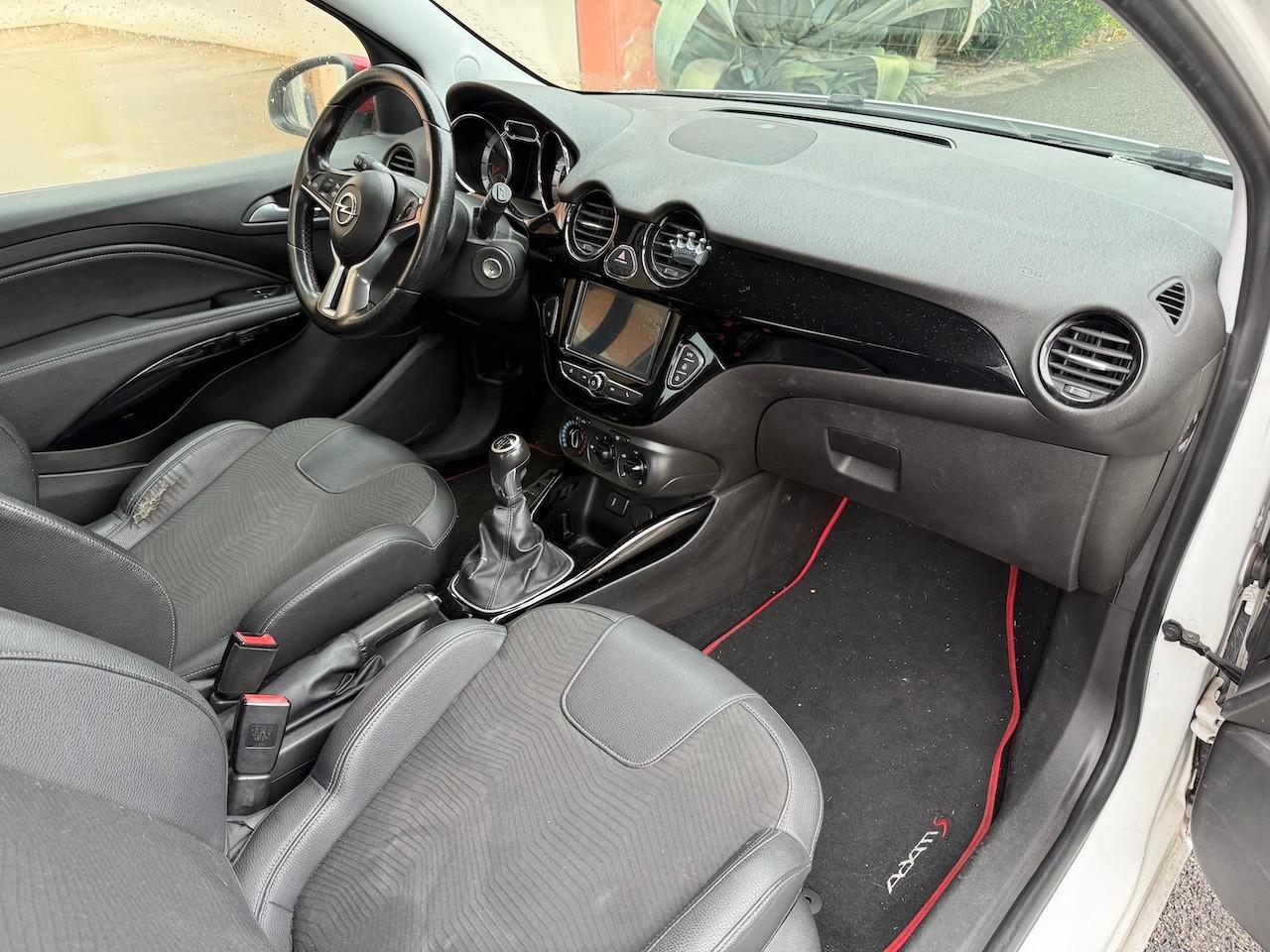 Opel Adam 1.4 GPL funzionate, con problemi di elettronica.