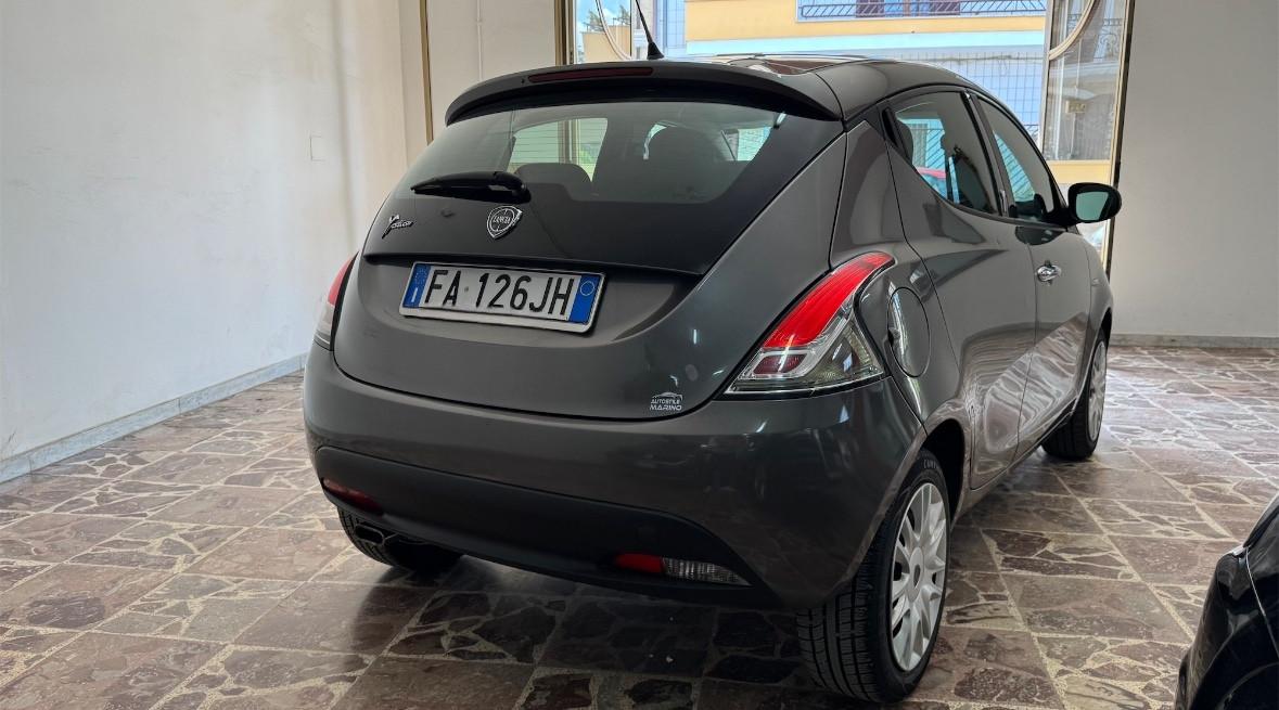 Lancia Ypsilon 1.2 69 CV 5 porte Silver-88.000 KM