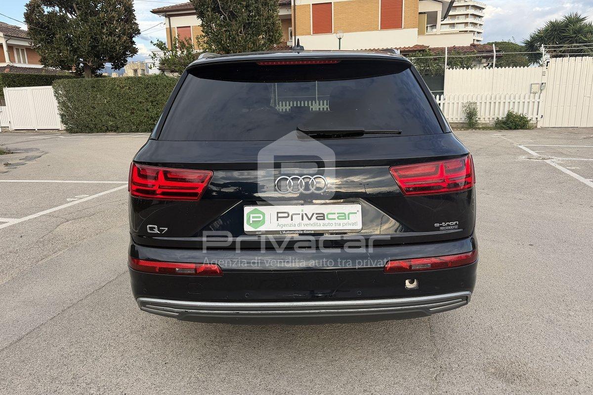 AUDI Q7 e-tron 3.0 TDI quattro tiptronic Business Plus
