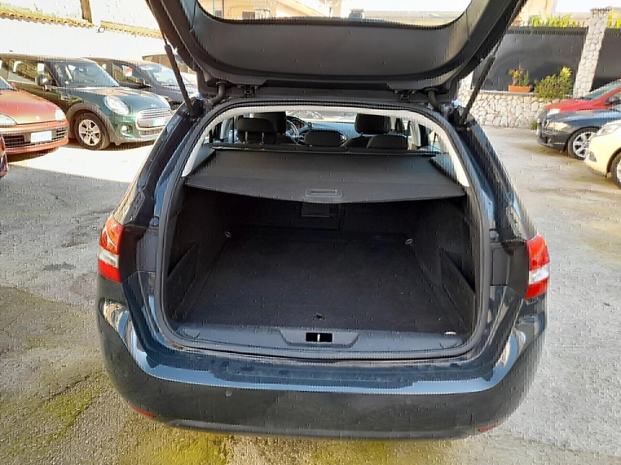 Peugeot 308 BlueHDi 120 S&S SW Allure