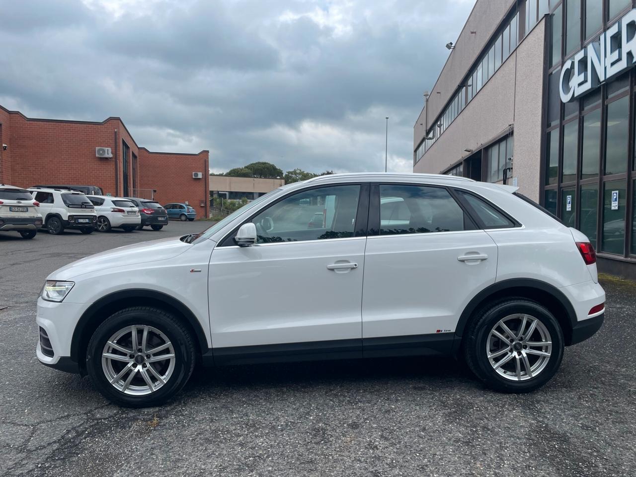 Audi Q3 2.0 TDI 150 CV Business S-LINE