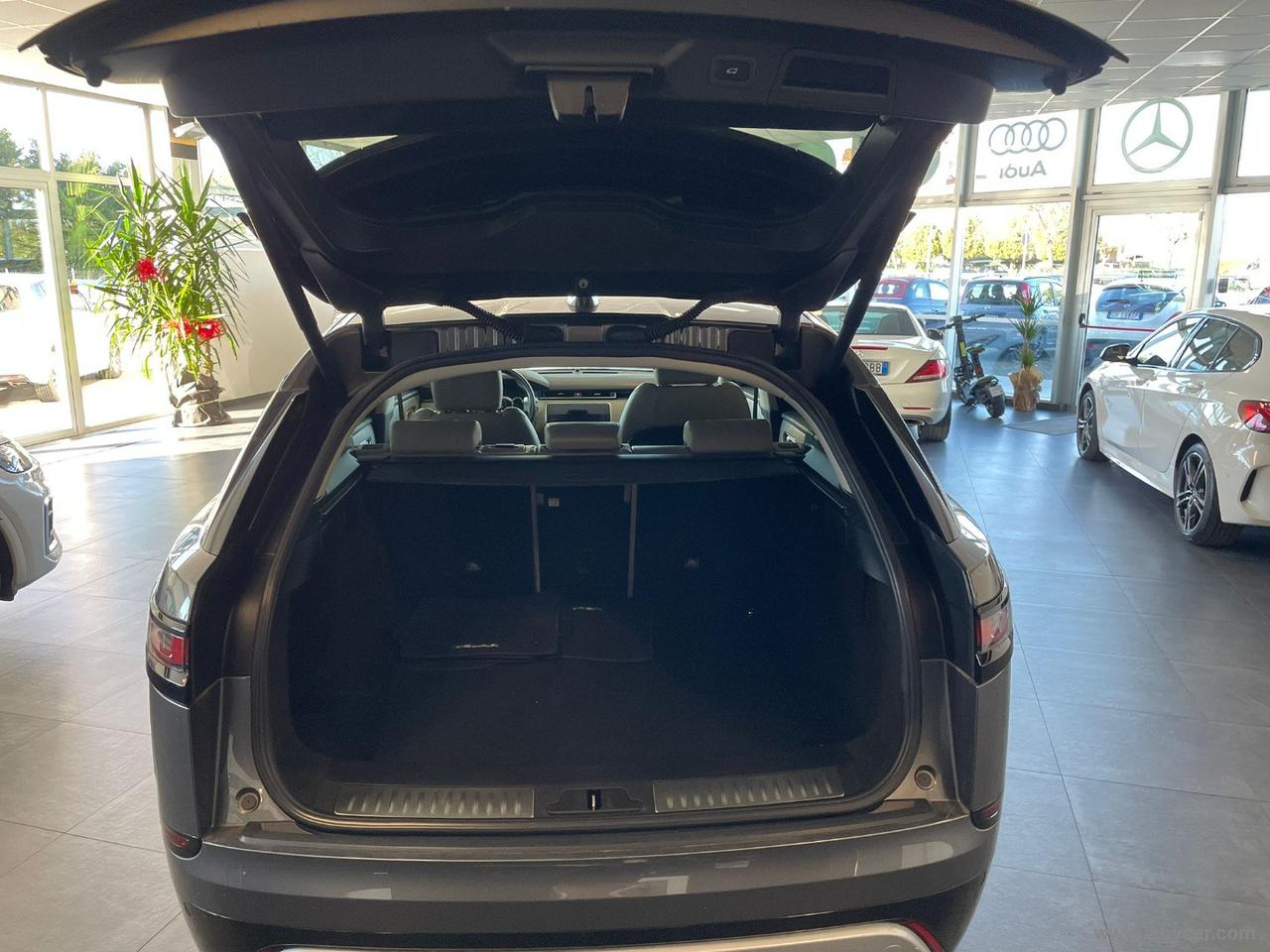 LAND ROVER RR Velar 2.0 TD4 180 CV R-Dynamic HSE