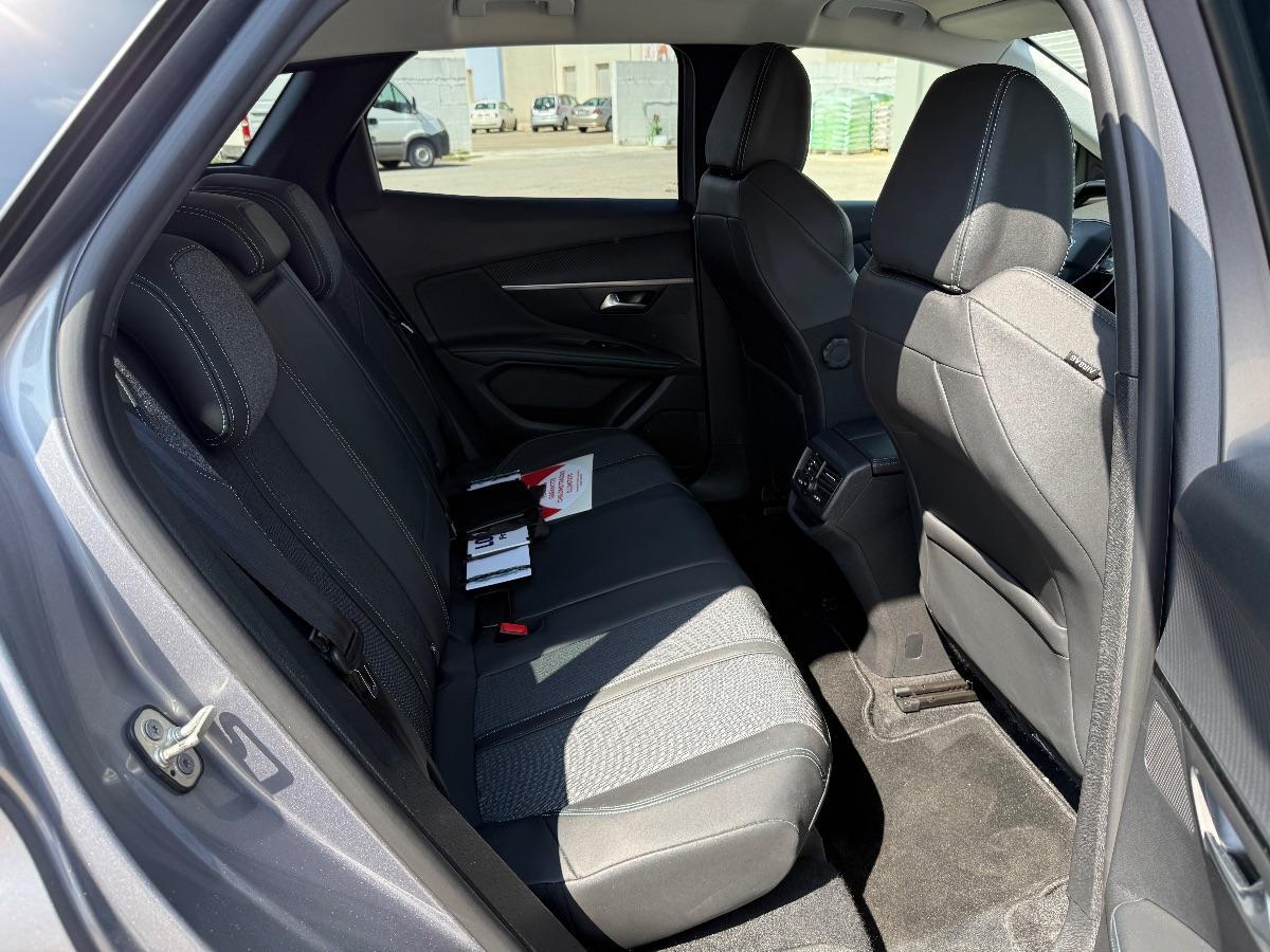 PEUGEOT - 3008 - BlueHDi 130 EAT8 S&S Allure