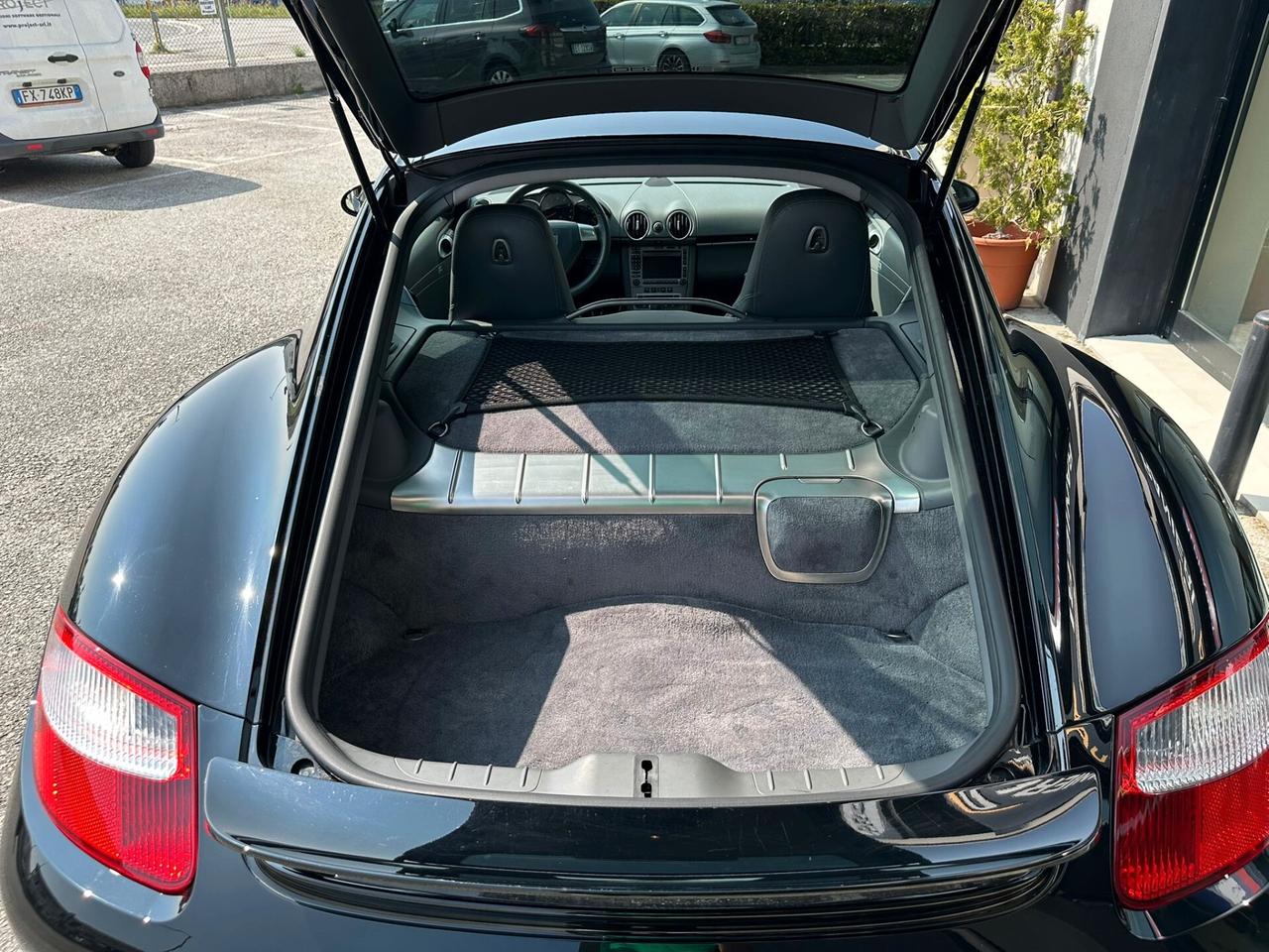 Porsche Cayman 2.7