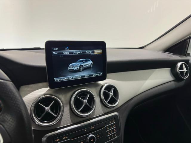 MERCEDES-BENZ GLA 220 d Automatic Premium