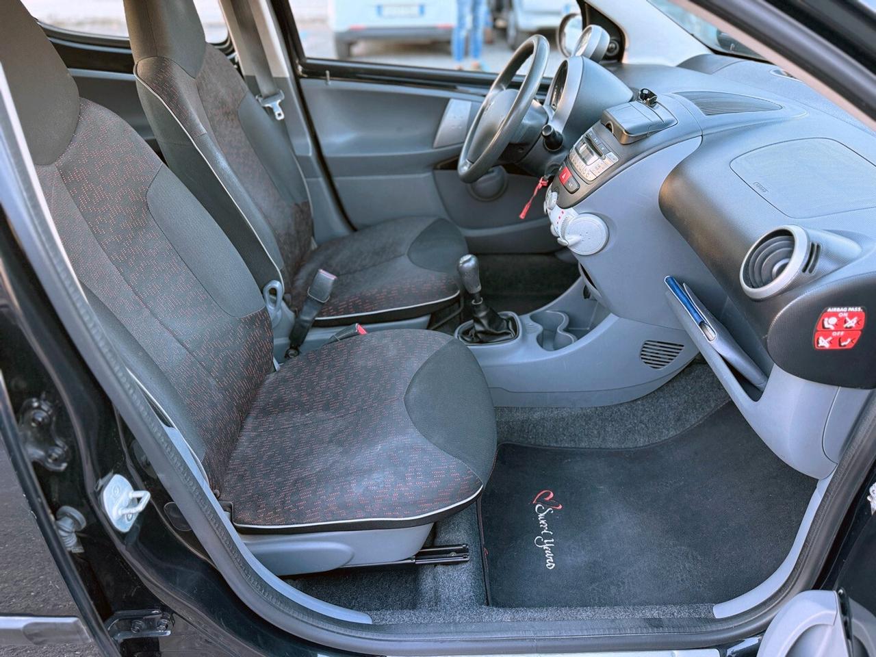 Peugeot 107 1.0 68CV 5p. - 2011