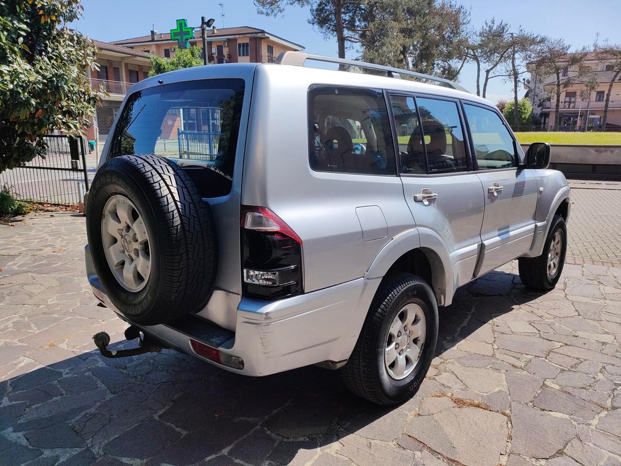Mitsubishi Pajero 3.2 16V DI-D 5p. GLX 7posti e gancio