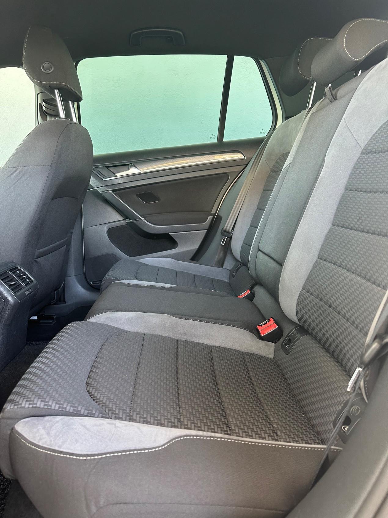 Volkswagen Golf 5 Porte Golf 5p 1.6 tdi R-LINE 115cv dsg