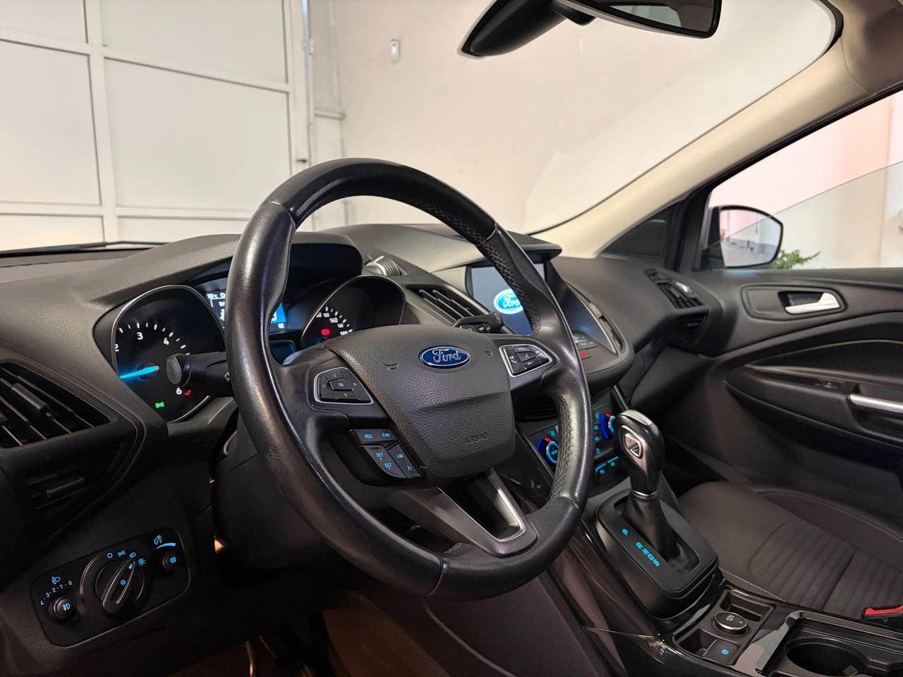 Ford Kuga 1.5 TDCI 120 CV S&S 2WD Powershift Edition