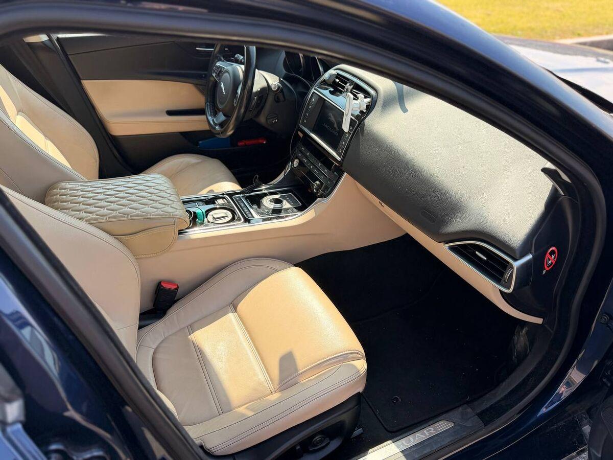 Jaguar XE Berlina XE 2.0d Prestige Business edition awd 180cv auto