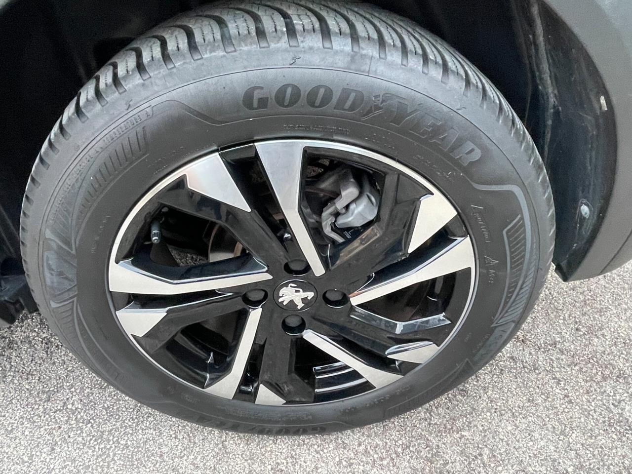 Peugeot 2008 BlueHDi 110 S&S Allure Pack