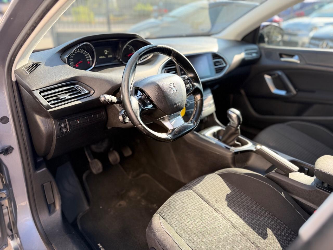 Peugeot 308 1.6 HDI 100 CV ALLURE