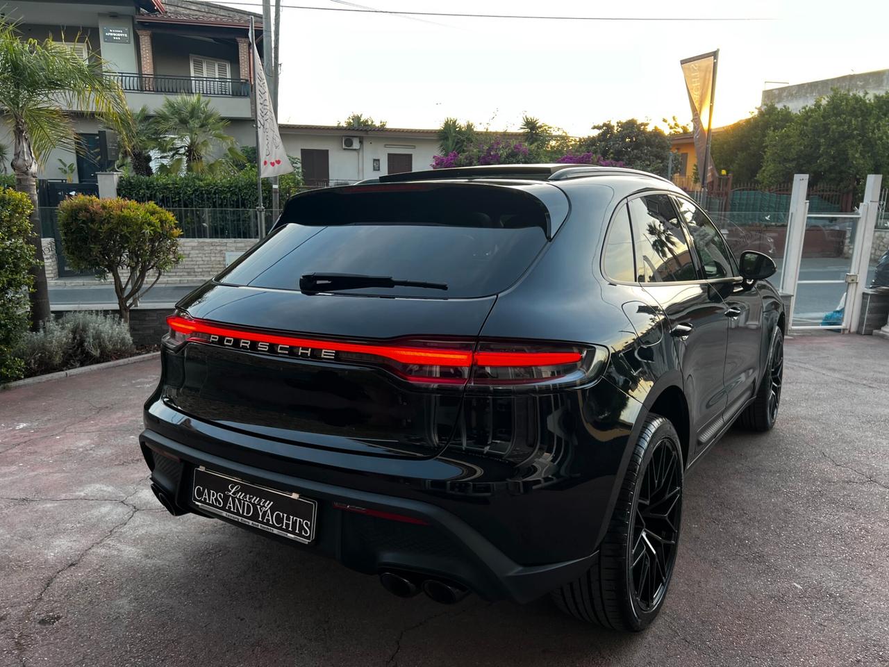 Porsche Macan 2.0 265- TOTAL BLACK-TETTO-2022