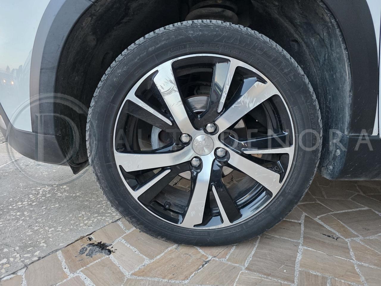 Peugeot 2008 BlueHDi 100 Allure#LED#TETTO#NAVI#CAM#PELLE